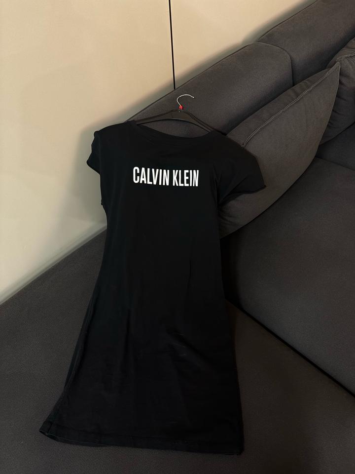Черное платье Calvin klein