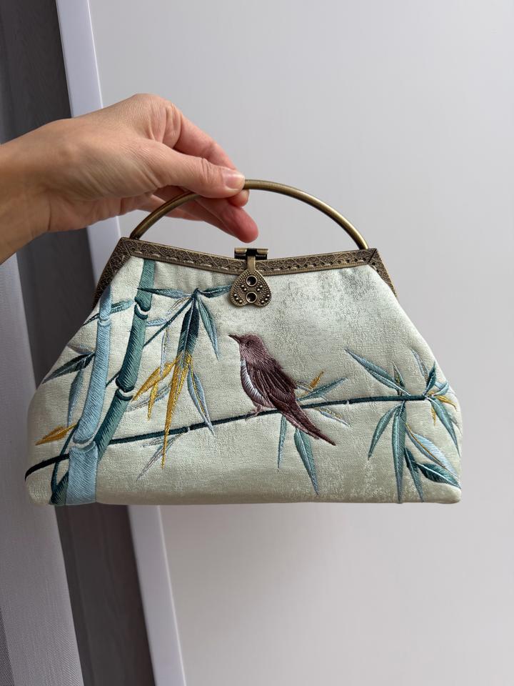 Шелковая сумка