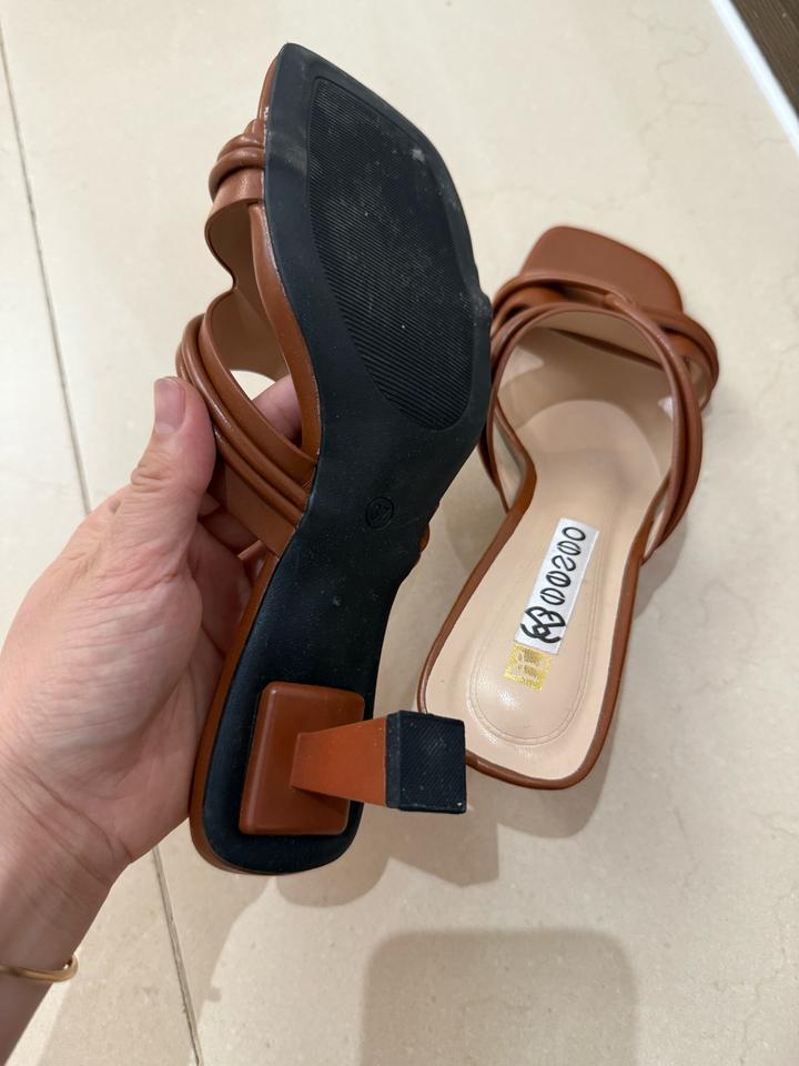 Шлепанцы на каблучке 3 см