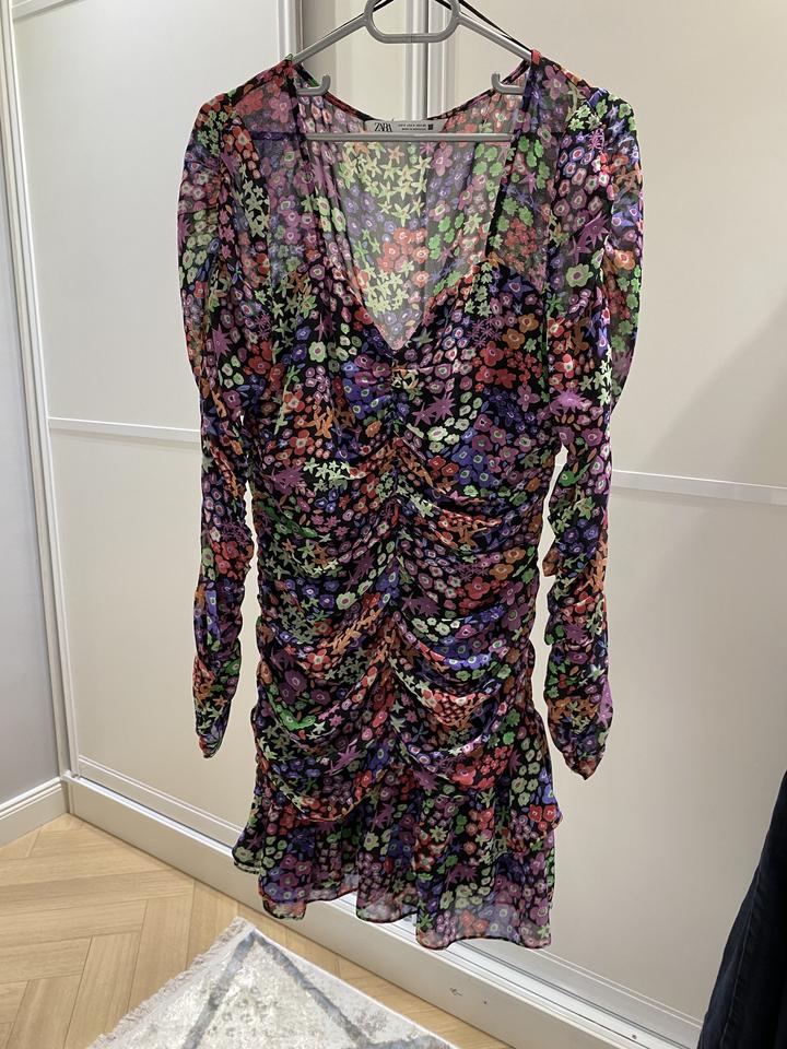 Летнее платье Zara, очень красивое