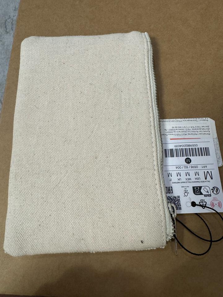 Продам новую косметичку