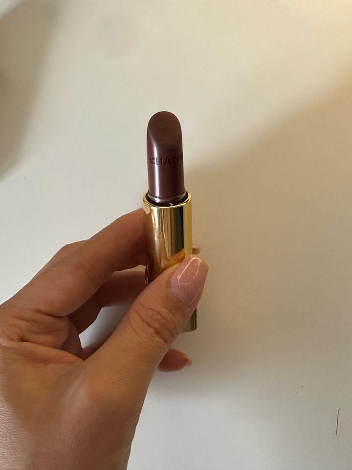 Помада Chanel rouge allure в оттенке Inattendy