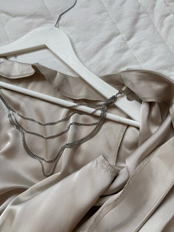 Платье Lichi шампанского цвета на запах