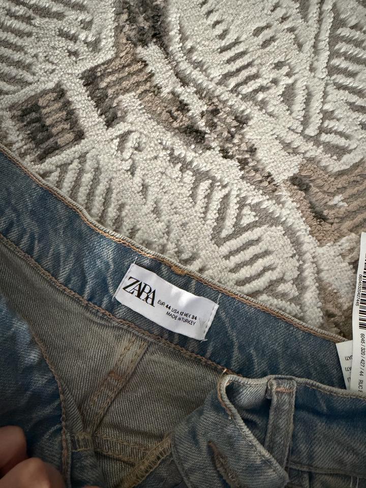 Джинсы Zara