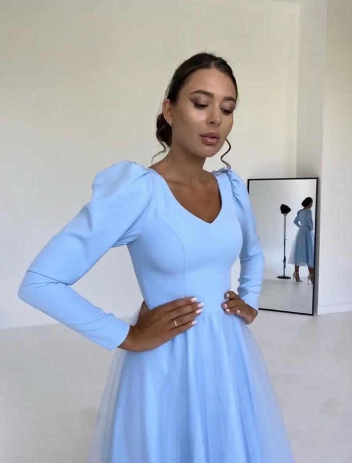 Небесно голубое платье