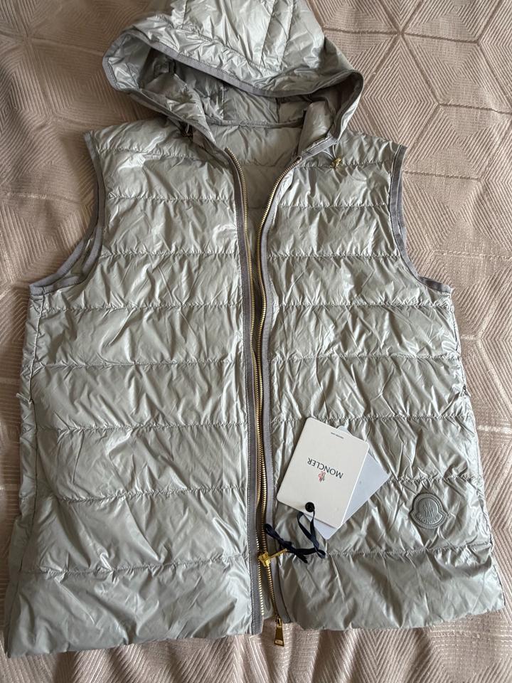 Пальто Moncler