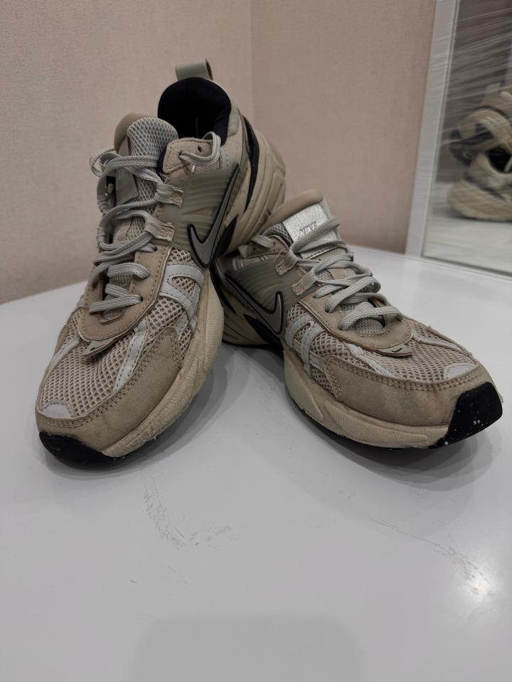 Кроссовки Nike 40