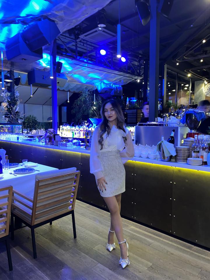 Блузка с бегущими блестками