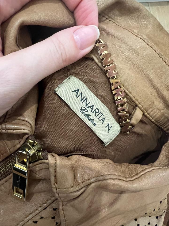 Кожаная куртка Annarita N