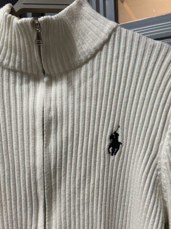 Кофта с замком