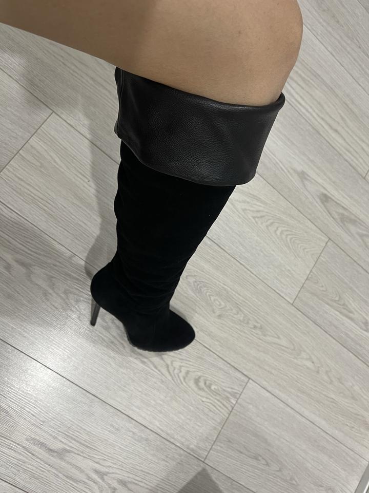 продам ботфорты. натуральная замша. скрытая платформа. высокий каблук