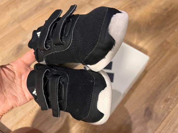 Детские кроссовки adidas