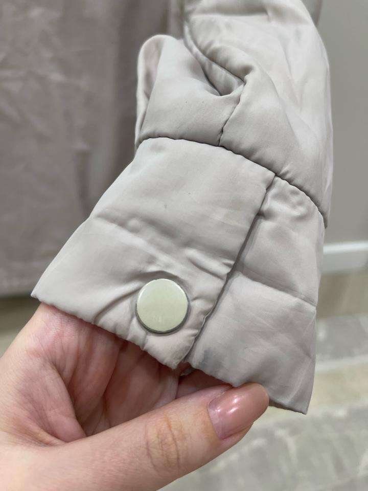 Бежевая куртка весеняя