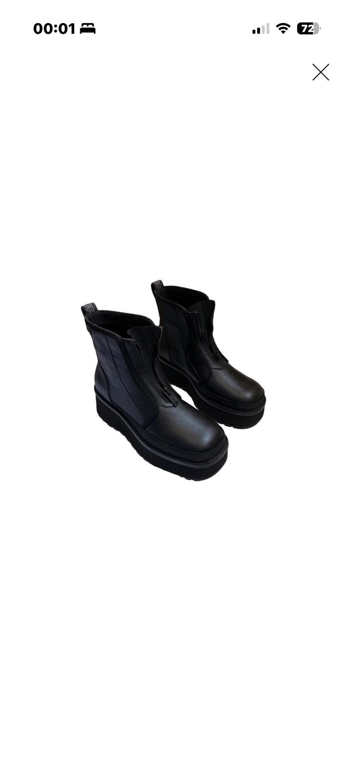 Ботинки UGG