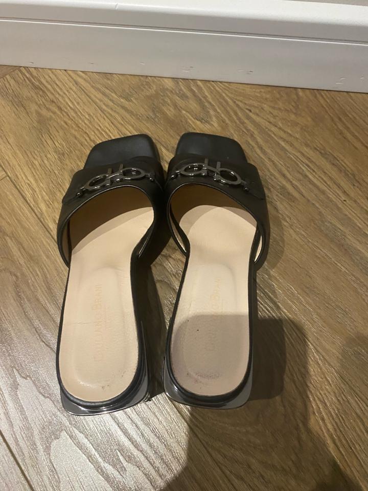 Продам элегантные шлепки