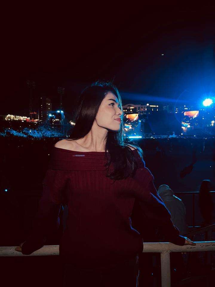 Кофточка с открытыми плечами