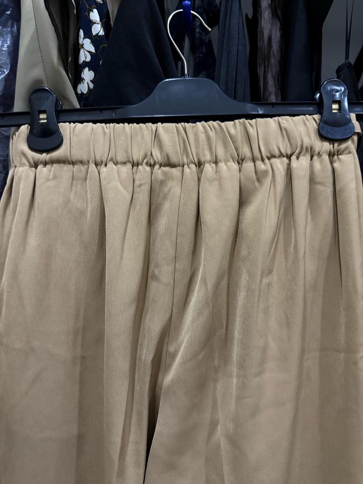 Бежевые брюки с поясом