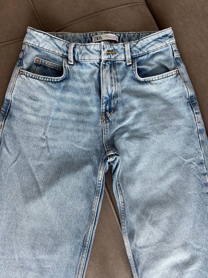 Джинсы Zara