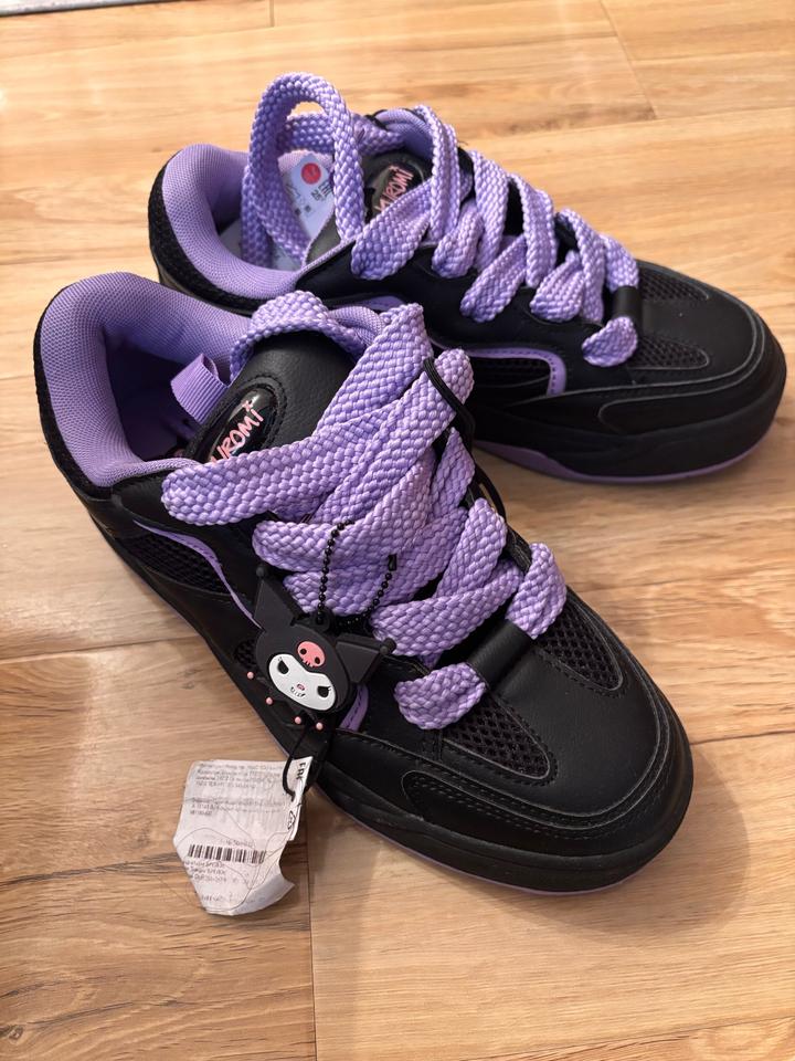 Продам кросовки куроми Bershka