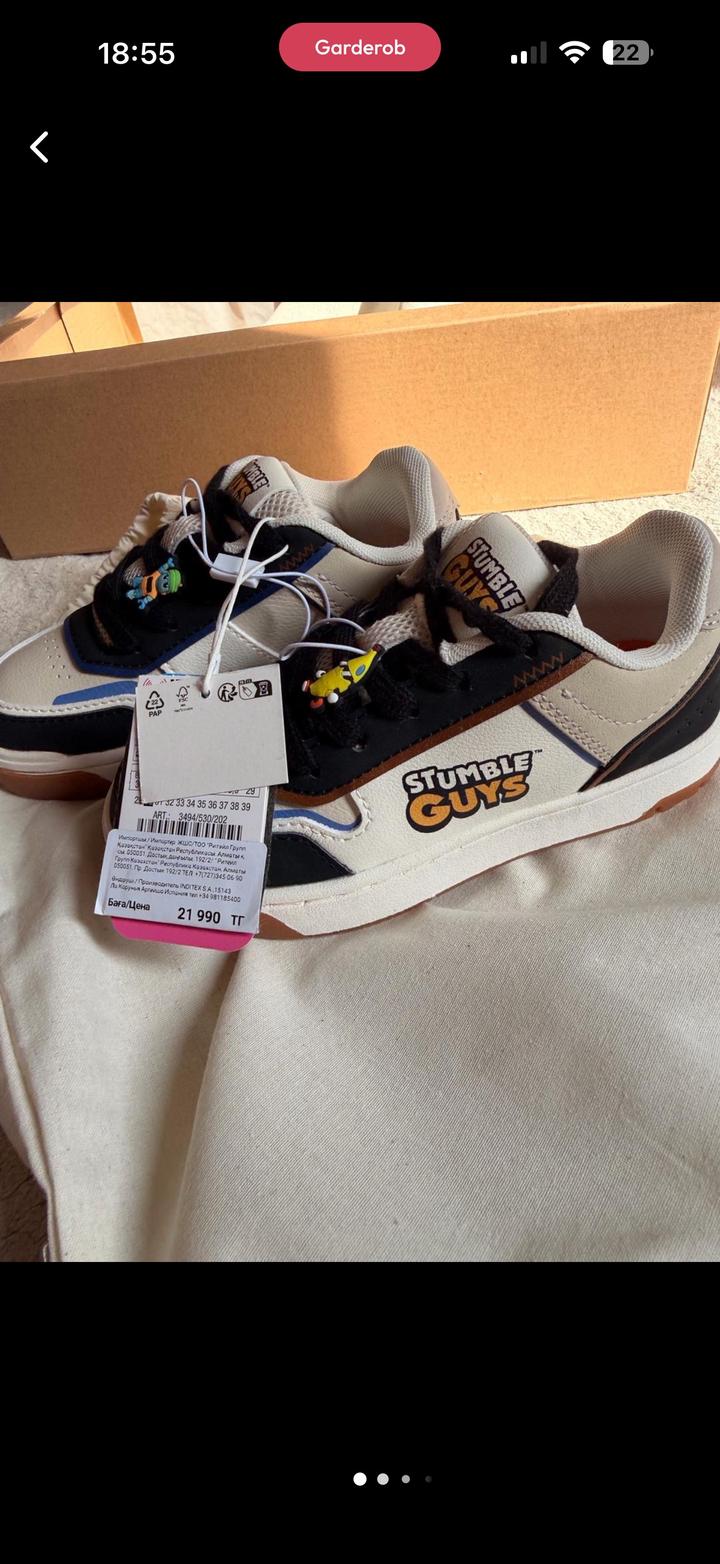Продам кроссовки детские Zara