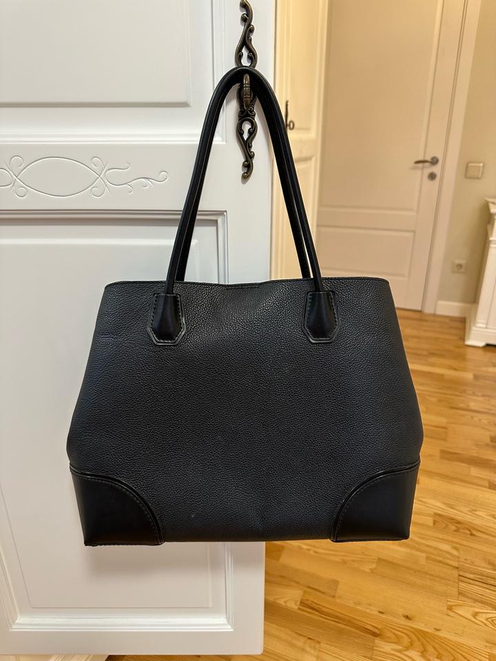 Черная сумка Michael Kors