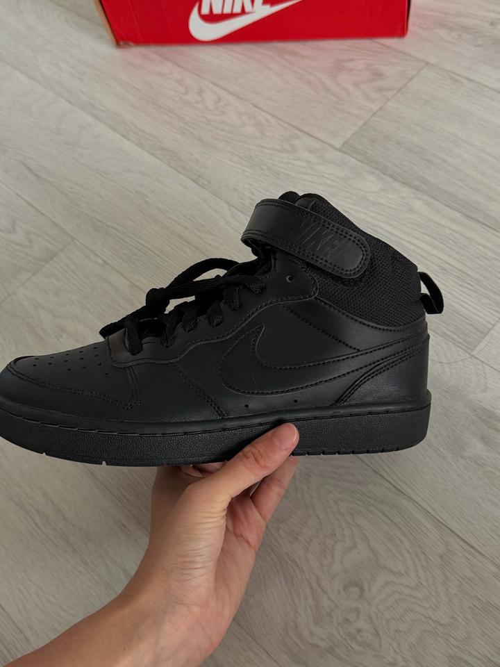 Кроссовки Nike