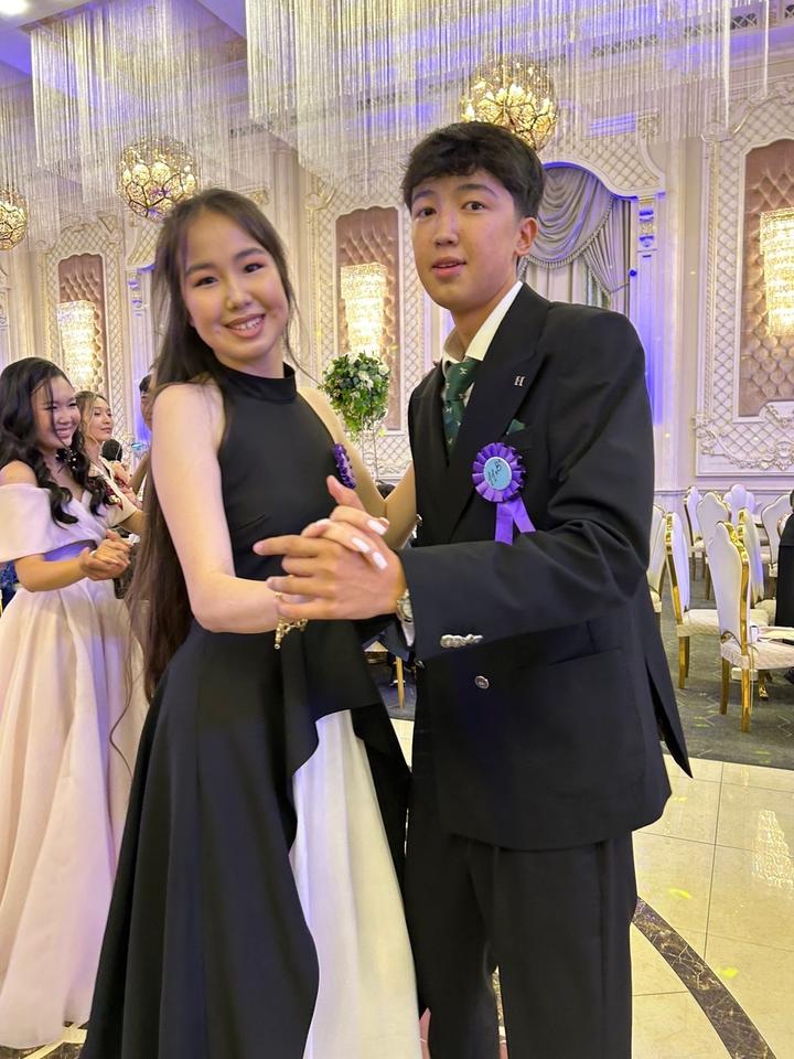 Платье вечернее