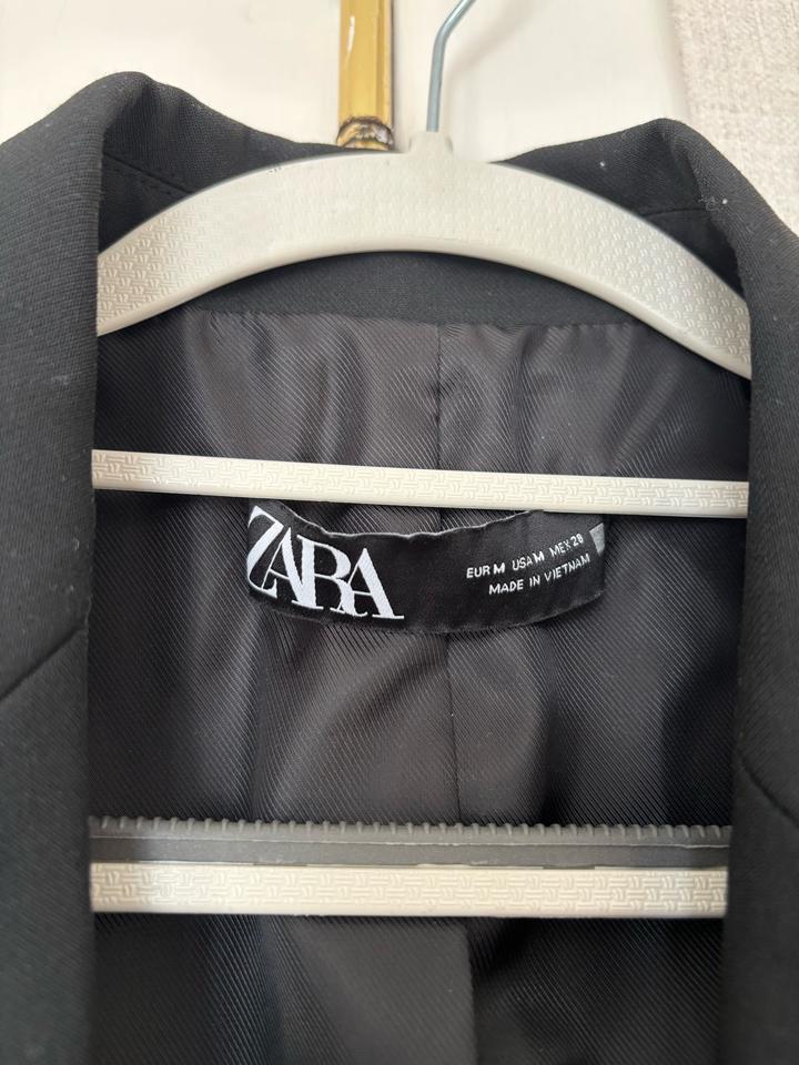 Пиджак приталенный черный