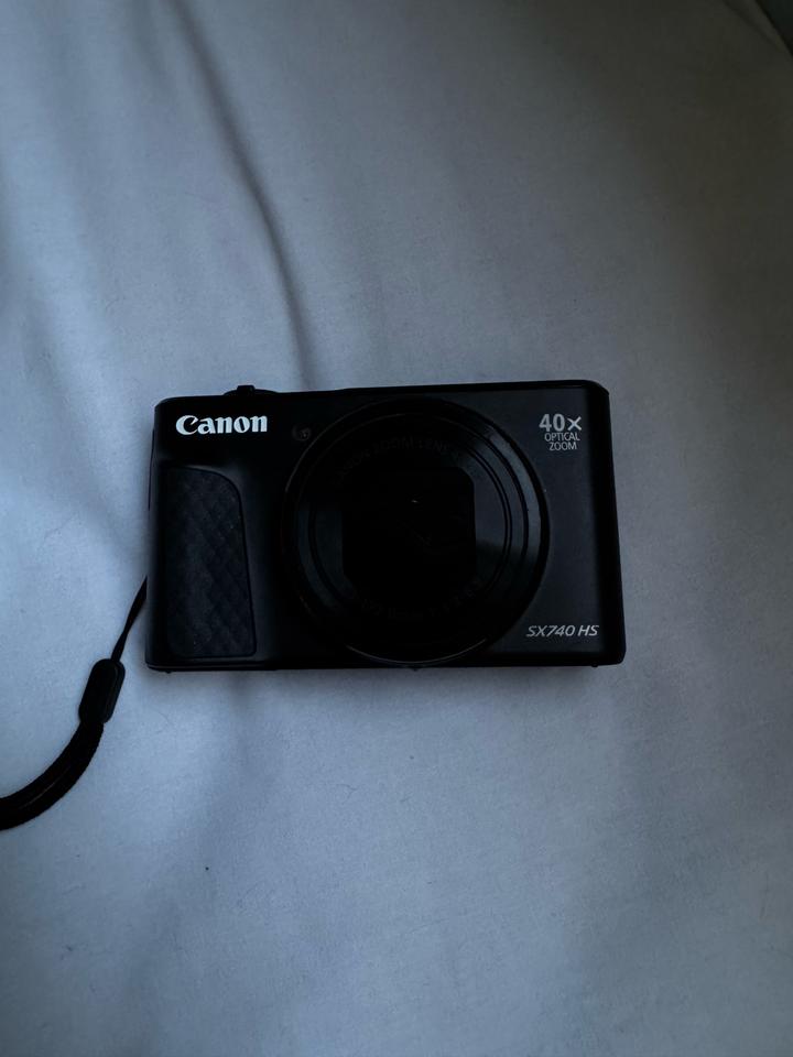 Canon PowerShot SX740 HS