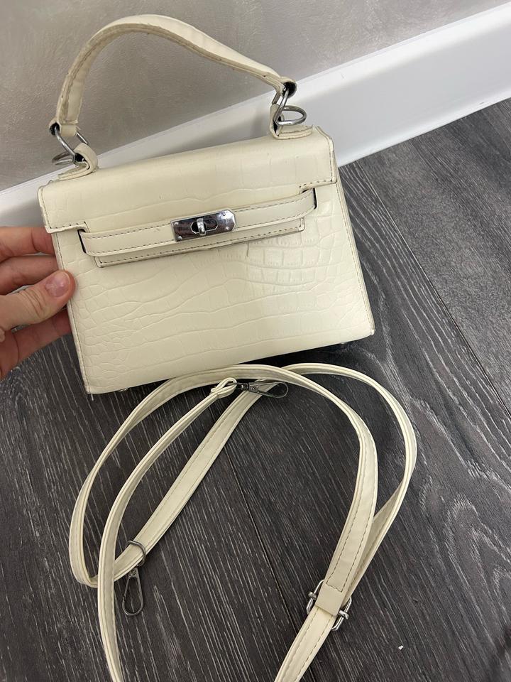 Сумкв белая