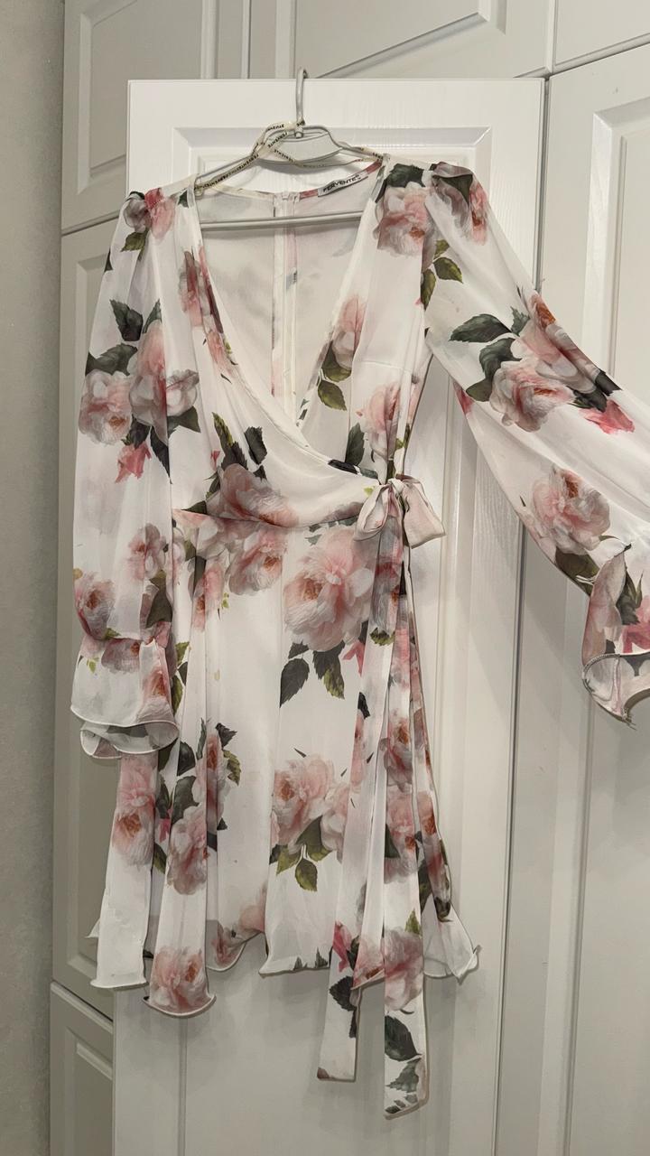 Нежное шифоновое платье с цветочным принтом 🌸