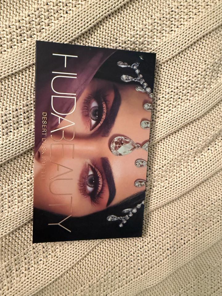 Huda Beauty тени для глаз