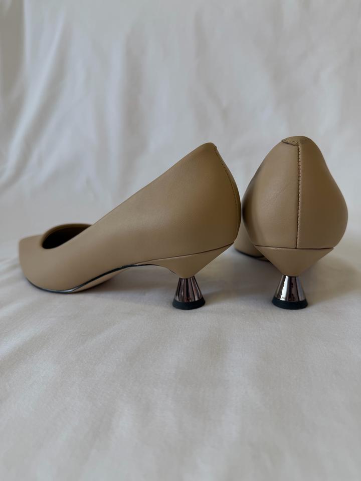 Туфли лодочки Charles and Keith