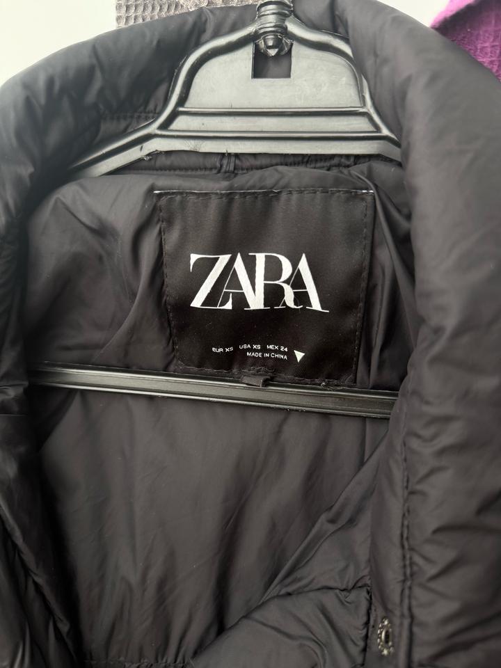 Легкая курточка Zara