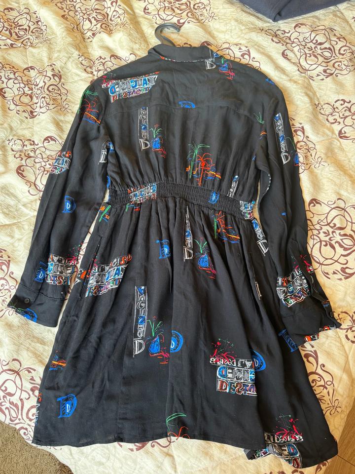 Черное платье desigual с принтом испанского художника Хавьера Марискаля