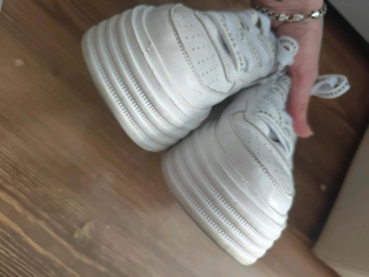 Кроссовки.Высокая подошва.