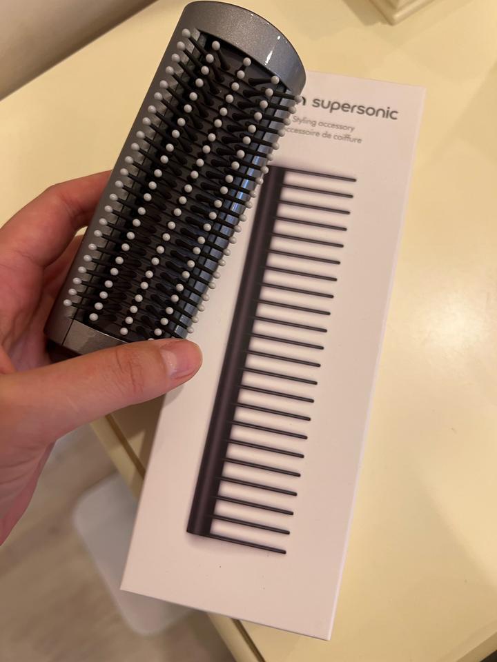 Гребень от Dyson в подарок насадка