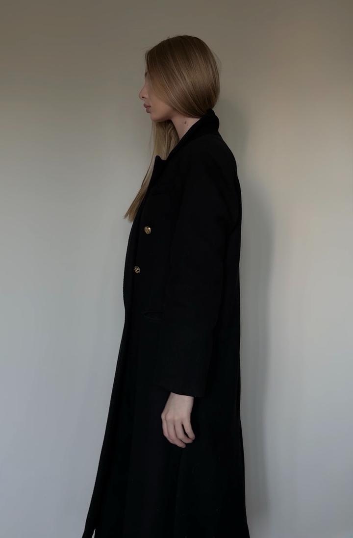 Чёрное пальто Stradivarius