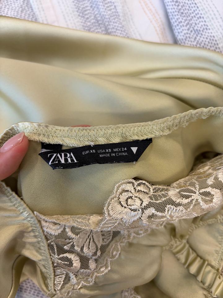 Атласное платье ZARA
