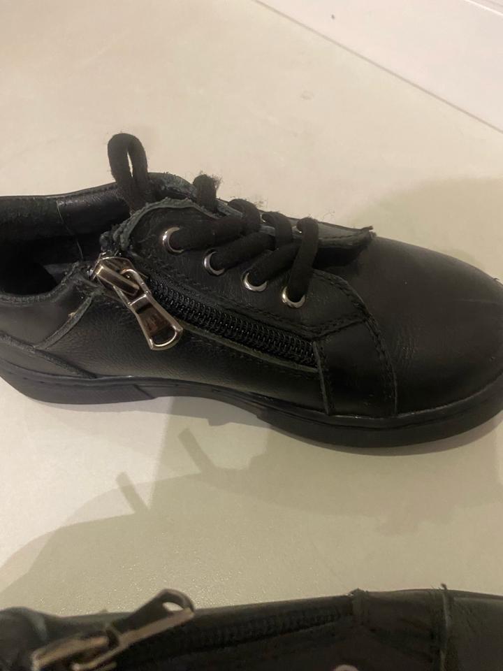 Продам детские ботиночки