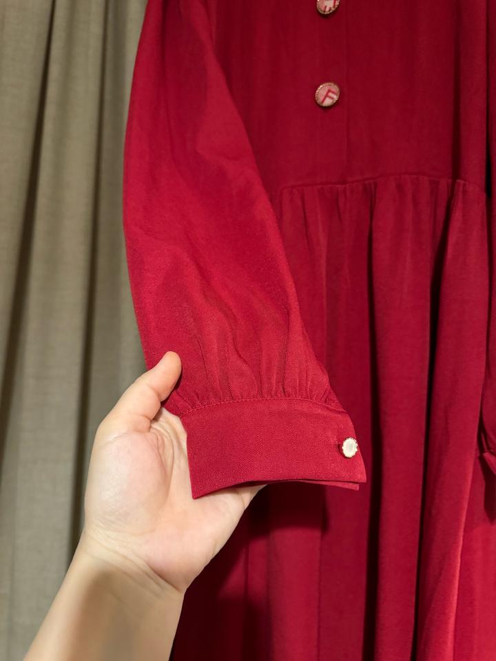 Красное платье