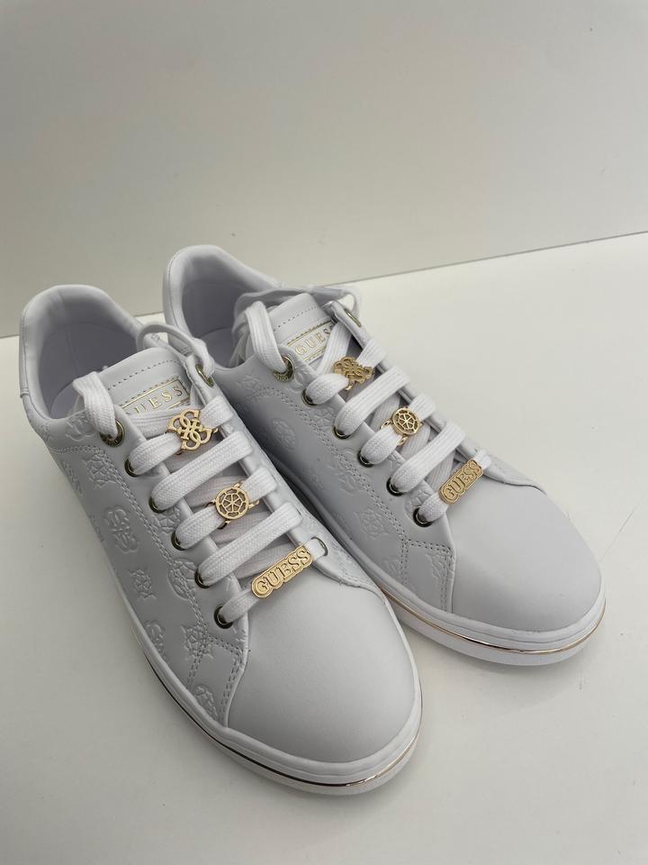 Белые кеды guess