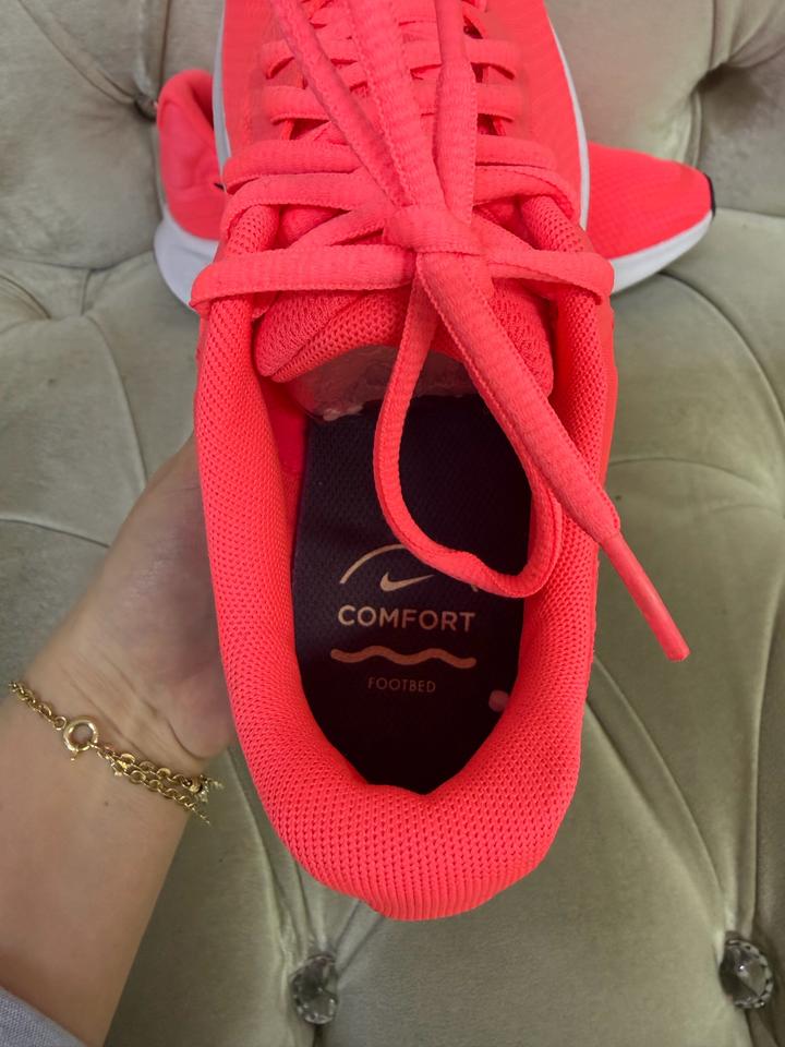 Кроссовки Nike