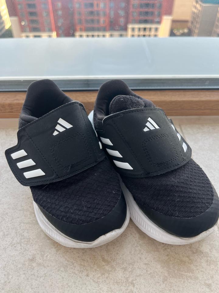 Детские кроссовки Adidas