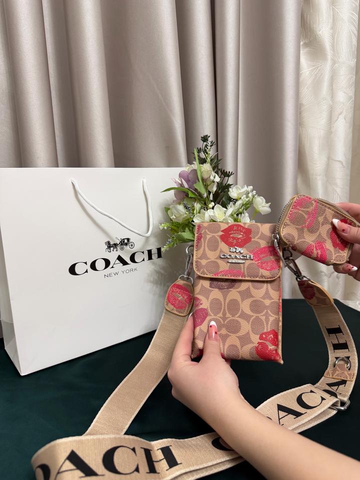 Мини сумочки от Coach