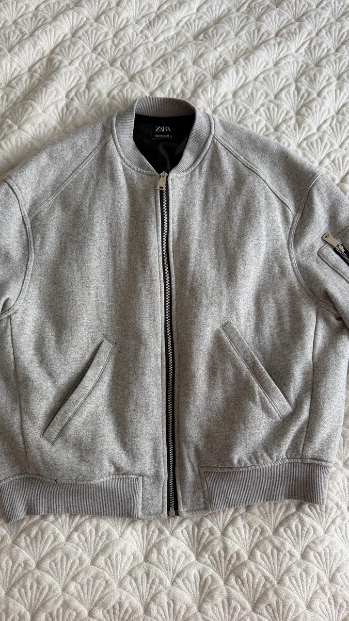Утепленный бомбер Zara