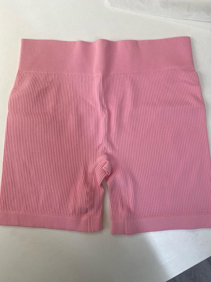 Утягивающие спортивные шорты