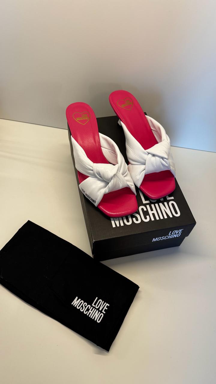 Шлепки Love Moschino