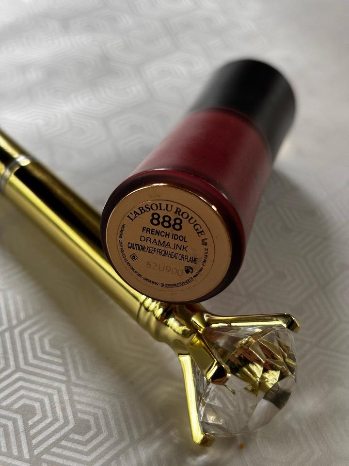 Жидкая матовая помада Lancôme L’Absolu Rouge Drama Ink в оттенке 888 French Idol