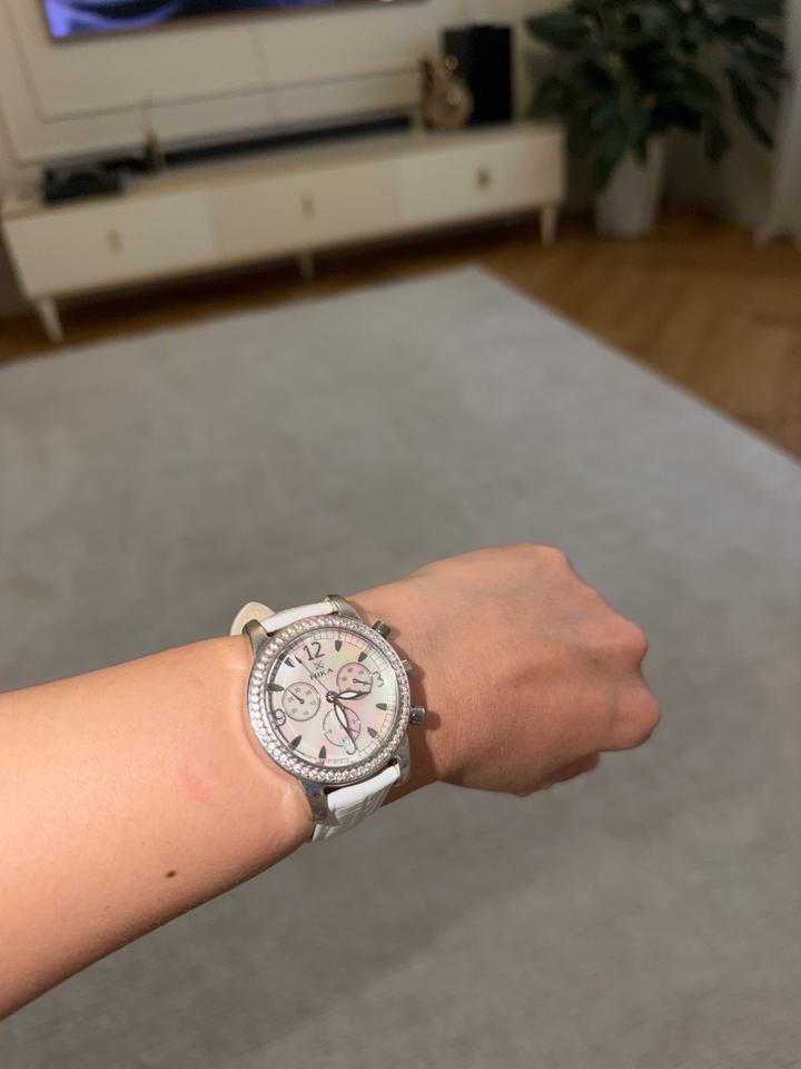 Серебрянные часы Nika